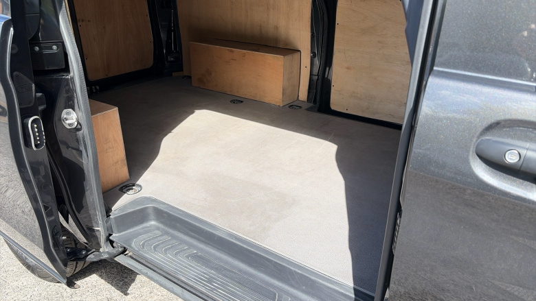 Mercedes-Benz Vito L2 Diesel Rwd 114CDI Pro Van